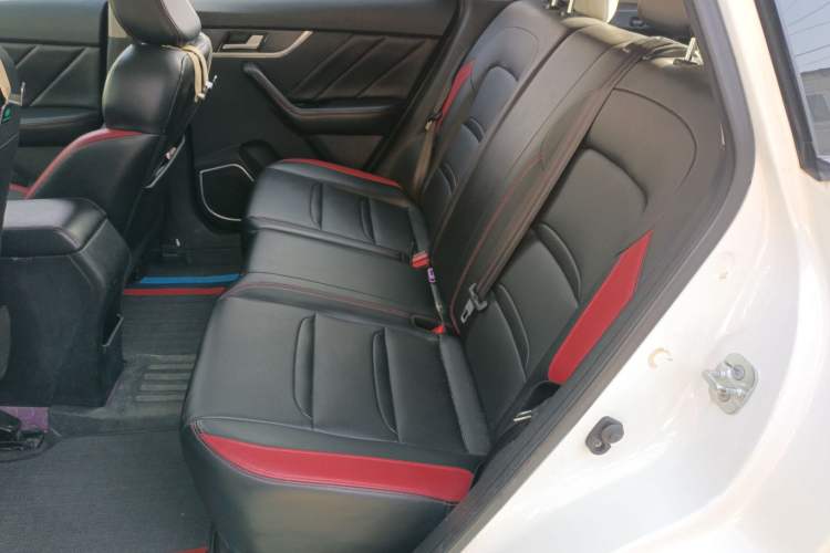 Used Venucia T60 2020 1.6L CVT Smart Drive Version China VI Standard
