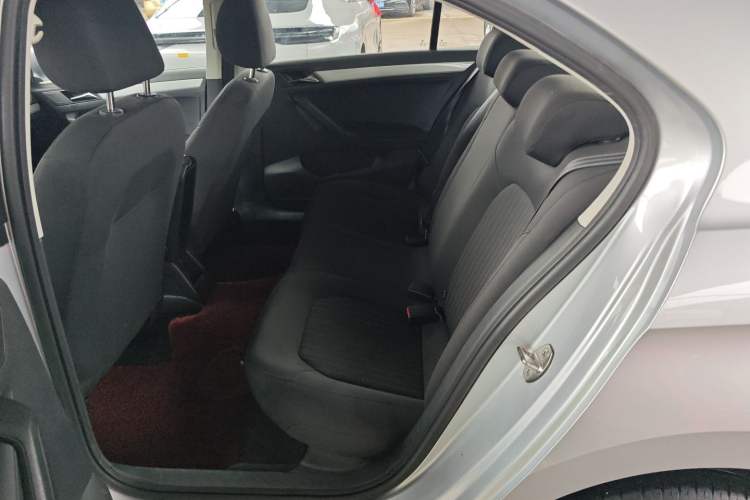 Used Volkswagen Jetta 2015 Zhuihui Edition 1.6L Manual Comfort Model