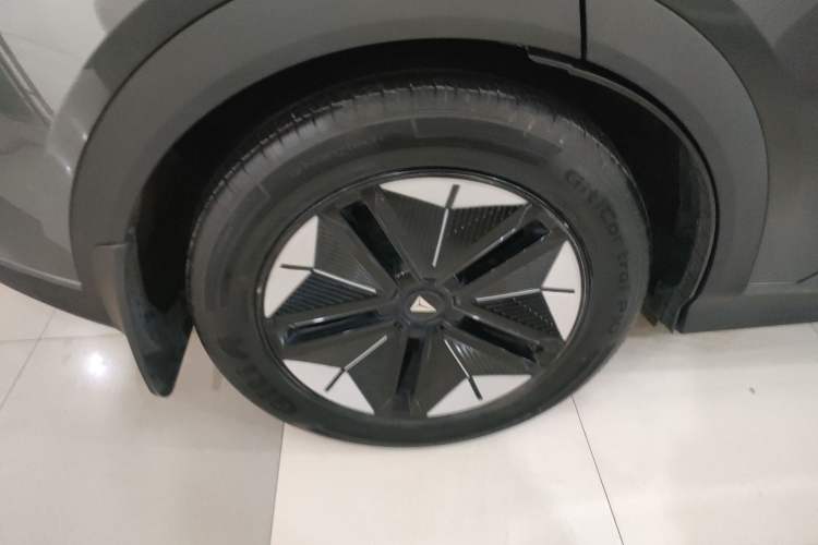 Used Deepal S07 2023 520Max Pure Electric Version Right Rear Wheel Hub