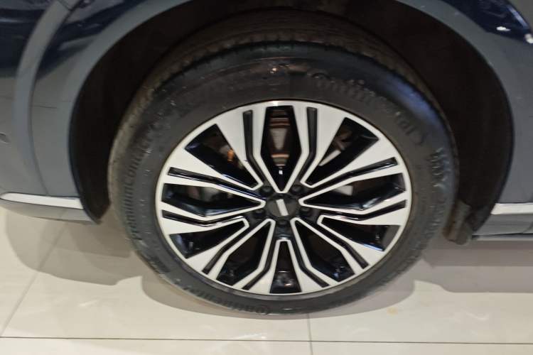 Used Wey Lanshan 2023 Four-Wheel Drive Ultra-Long Range Version Left Front Wheel Hub