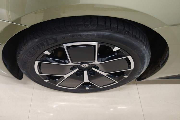 Used Xiaomi Auto SU7 2024 Rear-Drive Standard Founder Edition
