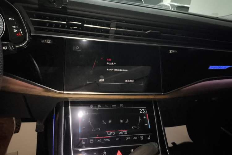 Used Audi Q7 2022 55 TFSI quattro S line Sport model
