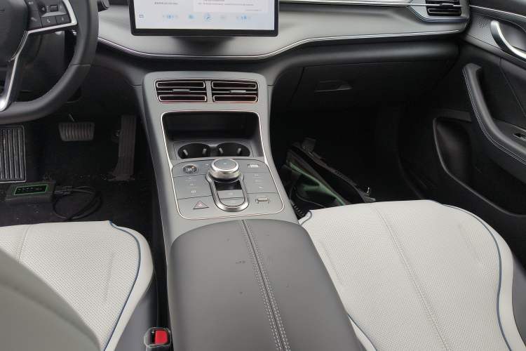 Used BYD Destroyer 05 2023 Champion Edition DM-i 120KM Prestige Model Gear Lever