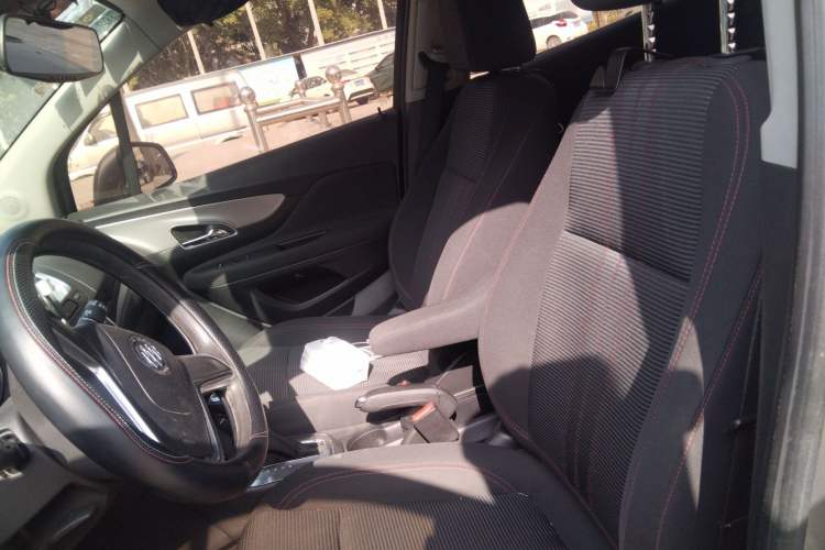 Used Buick Encore 2015 1.4T Automatic Two-Wheel Drive Urban Elite Version
