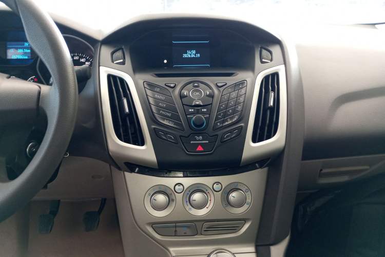 Used Ford Focus 2012 Sedan 1.6L Manual Comfort Model
