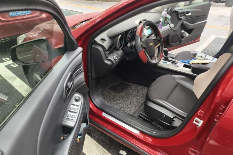 Used Chevrolet Malibu 2013 1.6T Automatic Comfort Edition Driver Seat