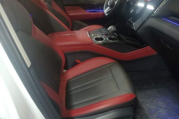 Used Hongqi HS3 2023 1.5T Two-Wheel Drive Shanwei Edition
