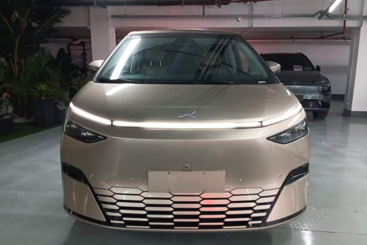 Used XPeng X9 2024 702 Ultra-Long Range Pro
