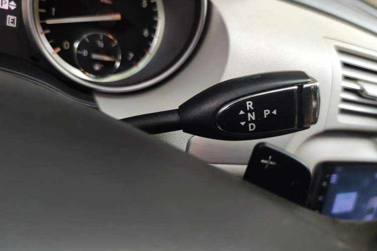 Used Mercedes-Benz R-Class 2014 R 320 4MATIC Business Model
