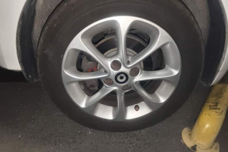 Used smart fortwo 2018 1.0L 52kW Hardtop Dynamic Version China V Right Front Wheel Hub