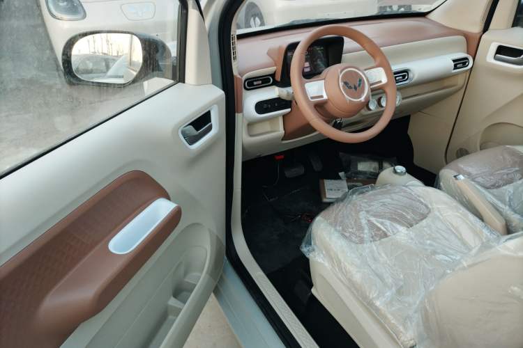 Used Wuling Hongguang MINIEV 2024 3rd Generation 215km Youth Edition
