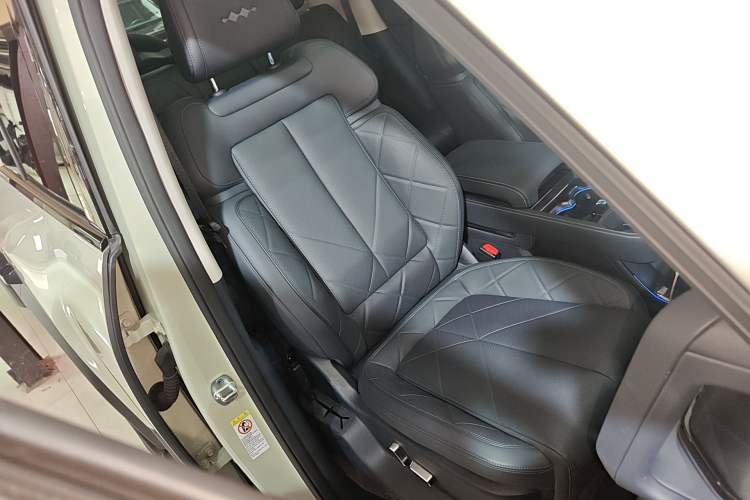 Used Formula Leopard 5 2023 Explore Edition