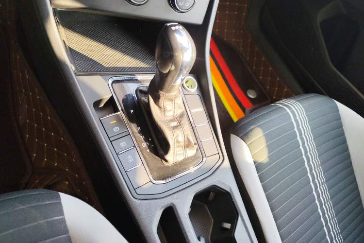 Used Volkswagen Bora 2023 200TSI DSG Comfort Edition Gear Lever