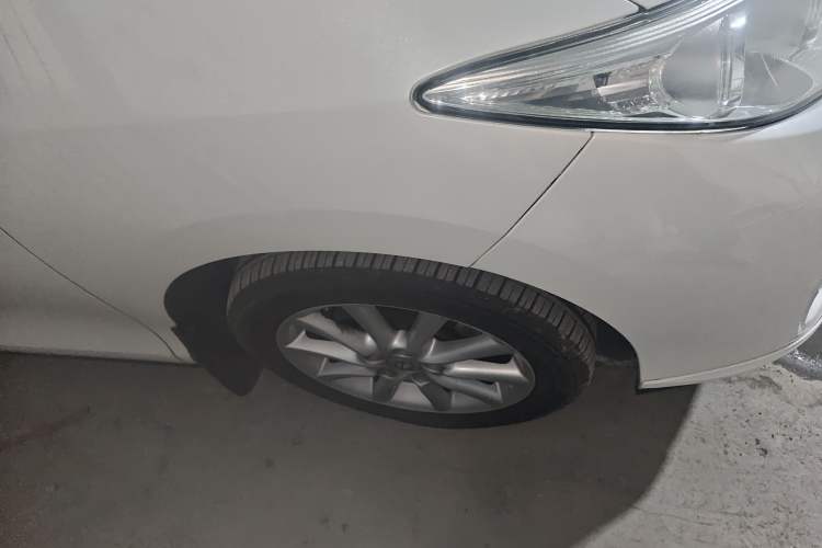 Used Toyota Previa  Right Front Wheel Hub