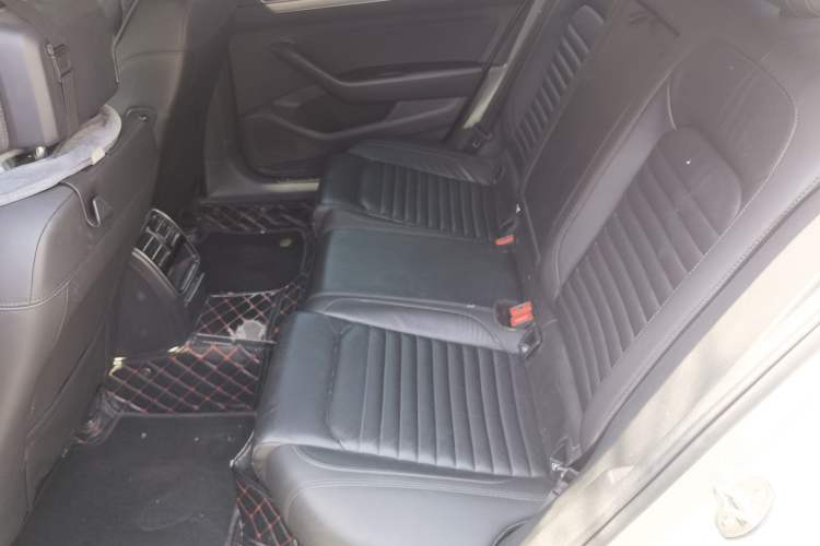 Used Volkswagen Magotan 2018 330TSI DSG Advanced Model Left Rear Seat