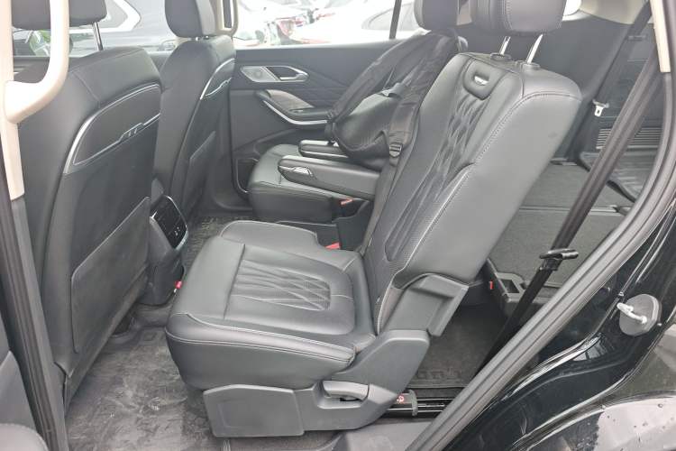 Used Hongqi HS7 PHEV 2024 2.0T PHEV Four-Wheel Drive Flagship Edition 6 Seats Left Rear Seat