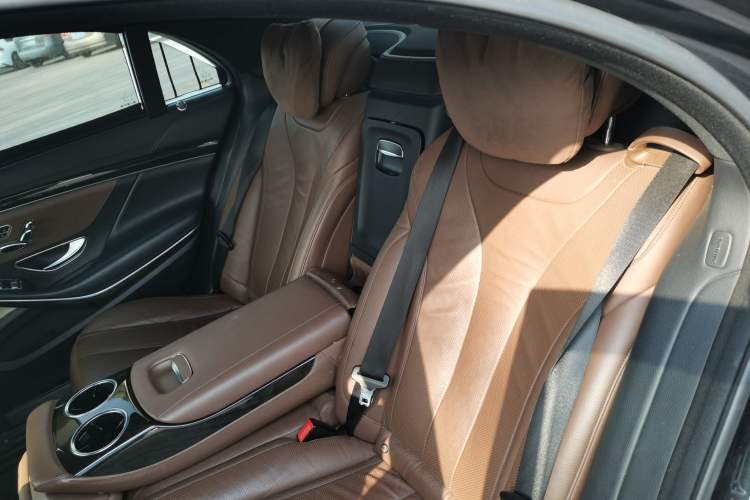 Used Mercedes-Benz S-Class 2014 S 400 L Prestige Edition Left Rear Seat
