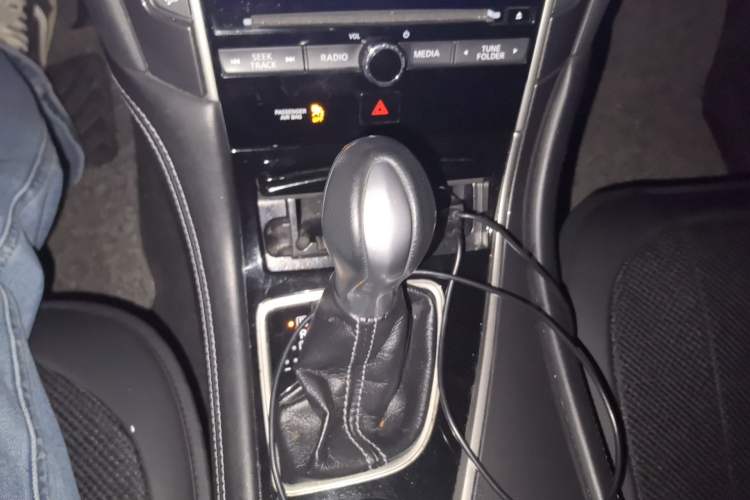 Used Infiniti Q50L 2016 2.0T Comfort Edition Gear Lever