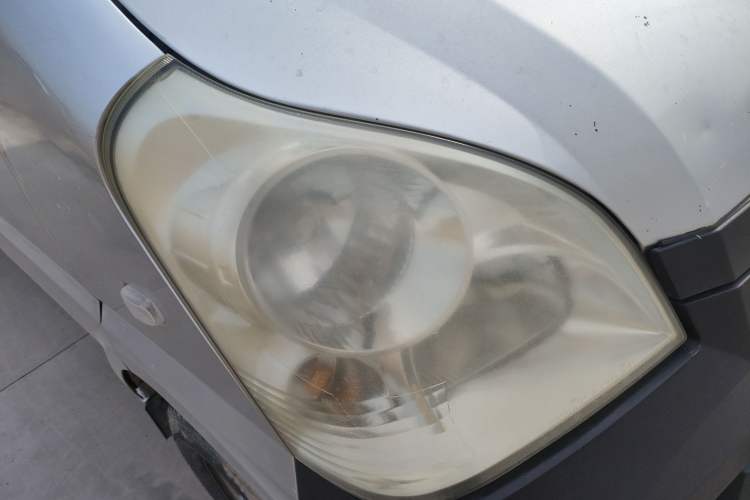 Used Wuling Rongguang Small Truck 2012 1.2L Double-Cab Basic Version LAQ Right Front Headlight