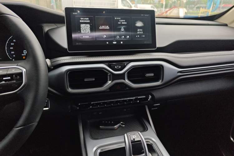 Used Geely Auto Haoyue 2020 1.8TD DCT Luxury 7-Seater Audio And AC Panel