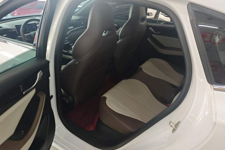 Used BYD Qin PLUS 2024 HONOR Edition DM-i 55KM Leading Model