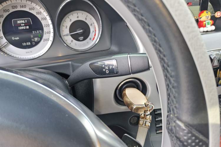 Used Mercedes-Benz GLK-Class 2015 GLK 260 4MATIC Dynamic Edition Ultimate Version Gear Lever