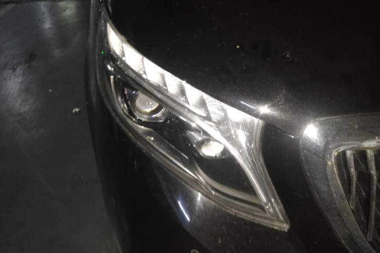 Used Mercedes-Benz Vito 2021 2.0T Elite Version 7 Seats