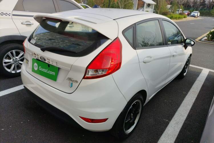 Used Ford Fiesta 2013 Hatchback 1.5L Manual Fashion Edition

