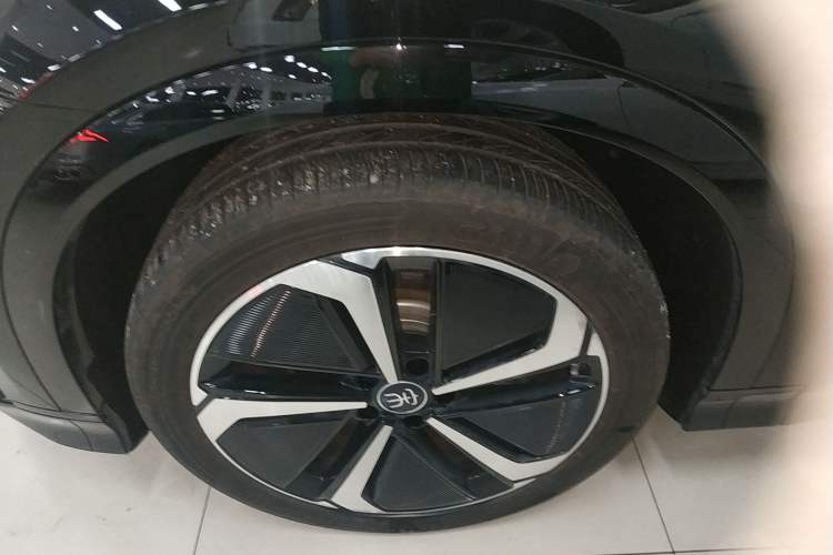 Used BYD Song L EV 2025 Intelligent Driving Version 662 km LiDAR Excellence Edition
