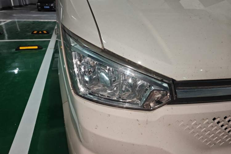 Used Dongfeng Yufeng EM26 2023 Standard Edition 41.472 kWh Henan Lithium Power Right Front Headlight