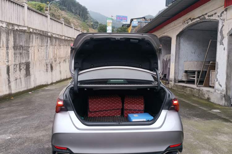 Used Toyota Avalon 2021 2.5L Luxury Edition Trunk