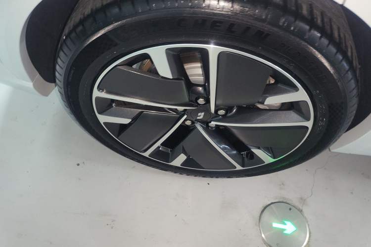 Used Li Auto L7 2025 Max Smart Refresh Edition Right Rear Wheel Hub