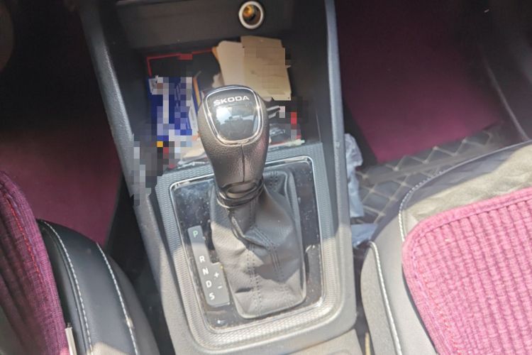 Used Skoda Kamiq 2020 1.5L Automatic Comfort Edition Gear Lever