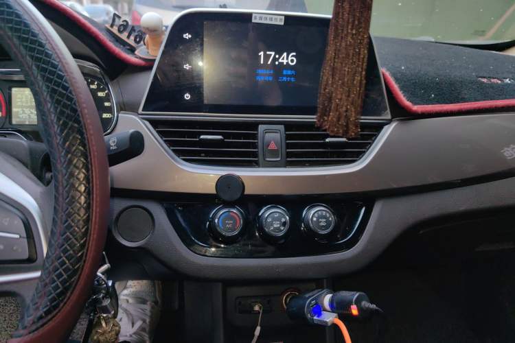 Used Baojun 310W 2017 1.5L Manual Fashion Model China V