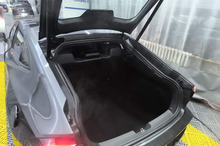 Used Changan UNI-V 2025 Model Third-Generation 2.0T Dynamic Edition