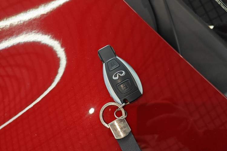 Used Infiniti QX30 2017 1.6T Two-Wheel-Drive Sport Edition