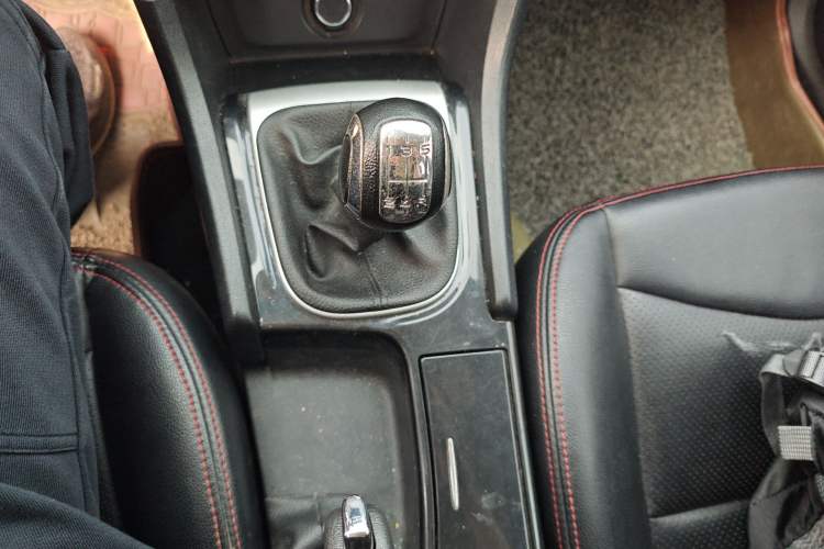 Used Citroen C4L 2014 1.8L Intelligent Drive Manual Enjoyment Model Gear Lever