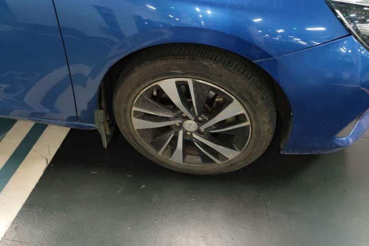 Used Peugeot 408 2019 350THP Automatic Luxury Edition China V Standard Right Front Wheel Hub