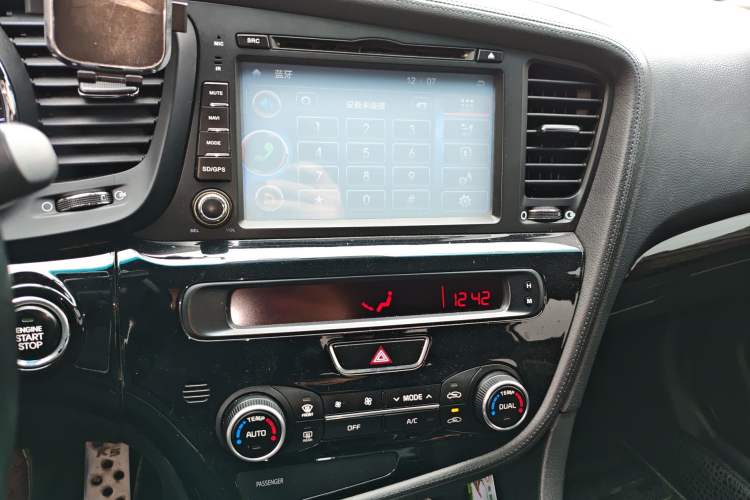 Used Kia K5 2014 2.0L Automatic LUXURY Audio And AC Panel