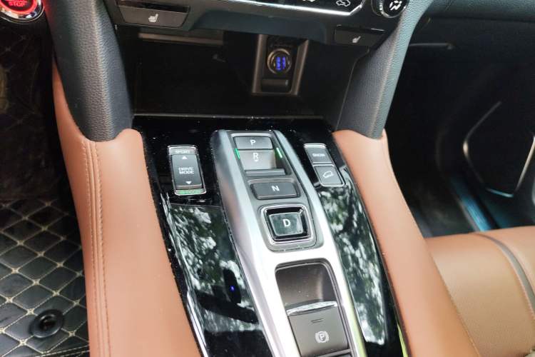 Used Honda UR-V 2020 370TURBO Two-Wheel Drive Luxury Edition