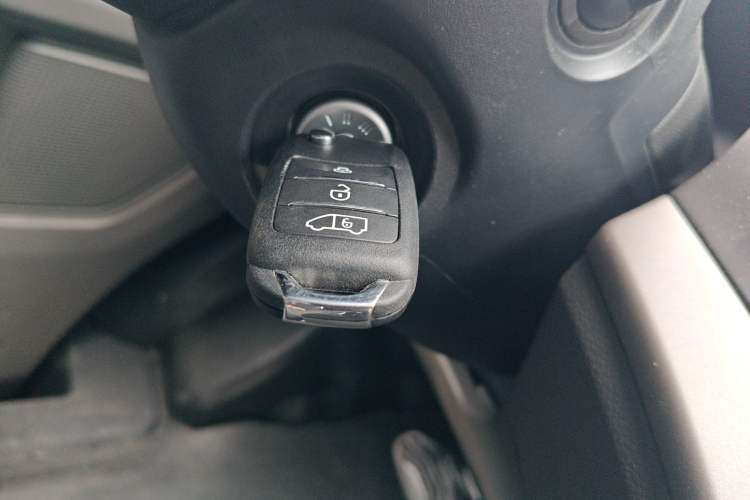 Used Ford Transit 2023 2.0T Gasoline Automatic Multi-Function Commercial Vehicle Short Wheelbase Low Roof 5/6 Seats