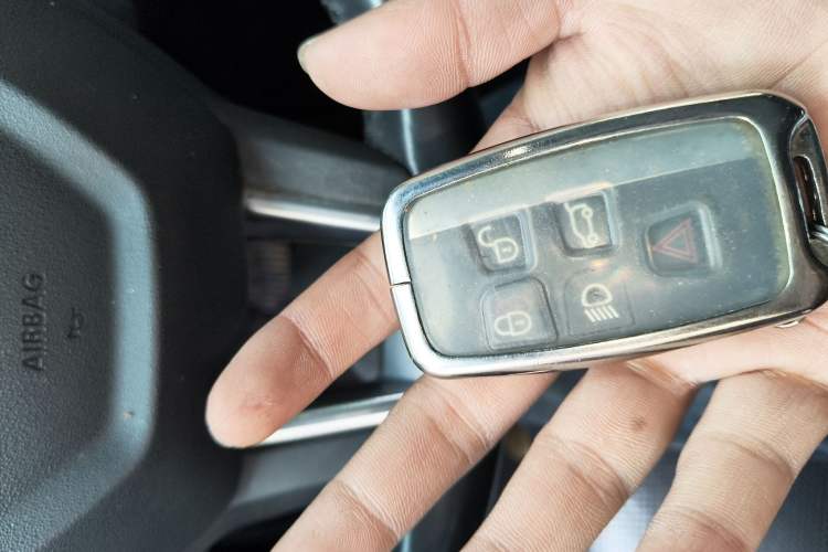 Used Land Rover Discovery Sport 2018 240 PS HSE Version