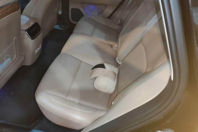 Used Hima AITO M5 2023 All-Electric Rear-Drive Standard Edition Left Rear Seat