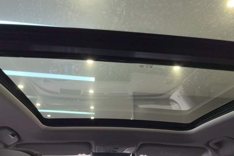 Used Hongqi HS5 2022 Facelifted Version 2.0T Smart Connect Flagship All-Wheel-Drive Edition