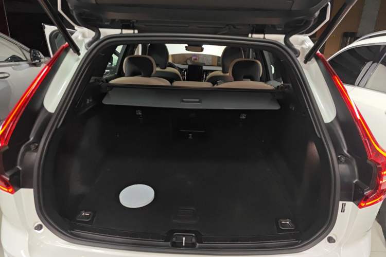 Used Volvo XC60 2026 B5 4x4 Smart Luxury Edition