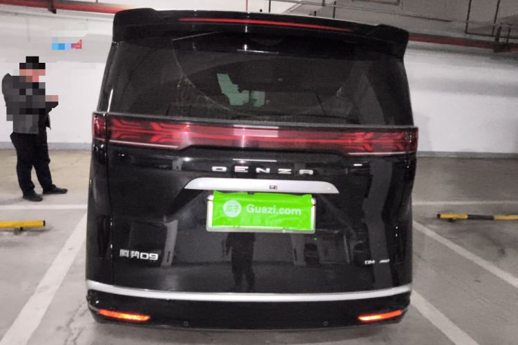 Used Denza D9 2022 DM-i 970 Four-Wheel Drive Prestige Model
