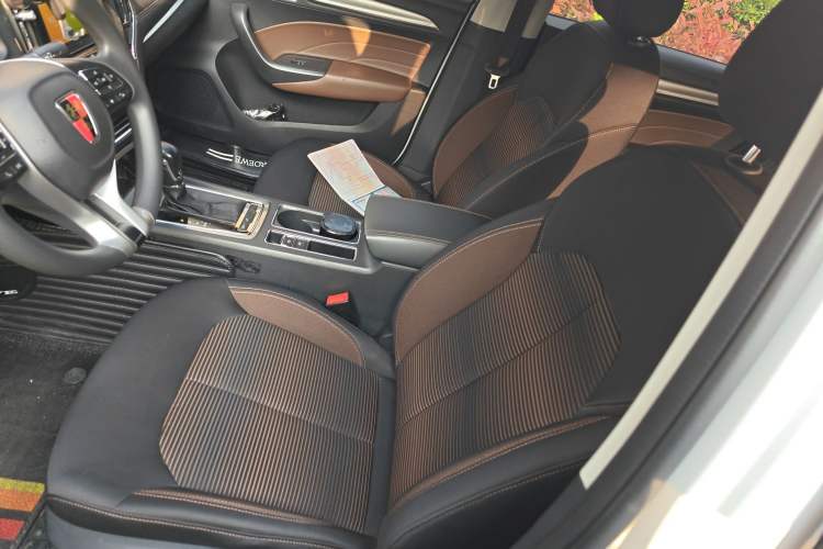 Used Roewe i6 2020 PLUS 1.6L CVT 4G Connected Glory Luxury Edition
