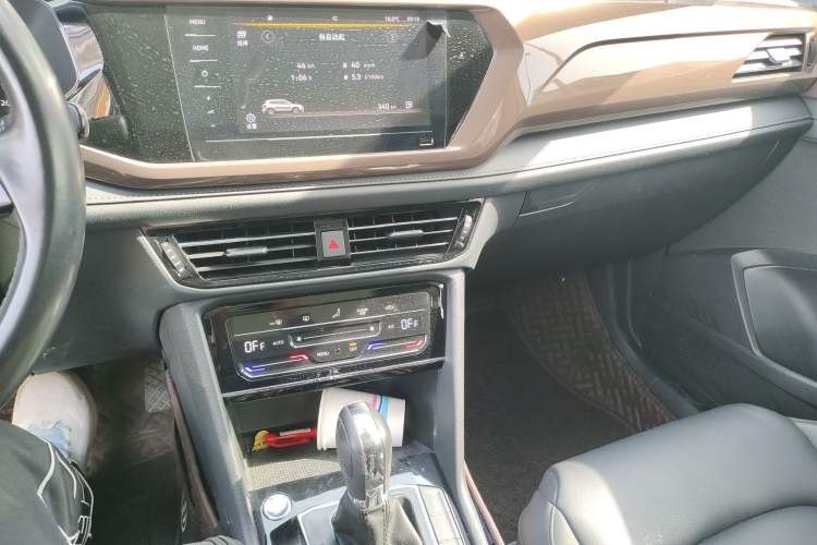 Used Volkswagen Tharu 2021 280TSI Two-Wheel Drive Comfort Edition Audio And AC Panel