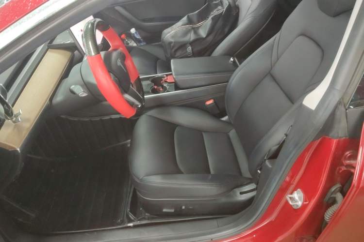 Used Tesla Model 3 2019 Long-Range Rear-Wheel-Drive Version Left Front Seat