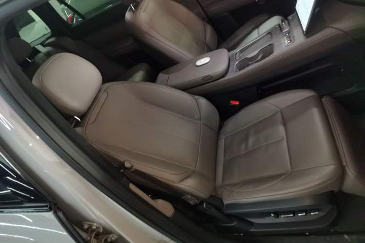 Used Nio ES7 2022 75 kWh Right Front Seat